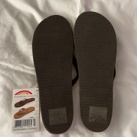 NWT Rainbow flip flop - Picture 2 of 4